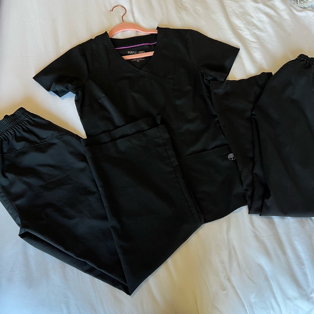 Scrub sets - Picture 9 of 16